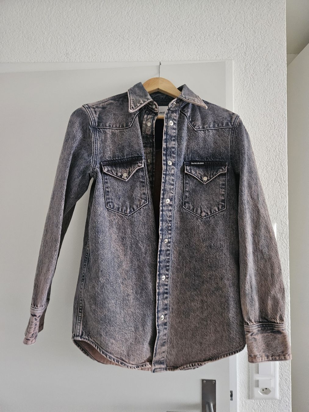 Calvin Klein Blusen: Calvin Klein Jeans Hemd, Gr. S, Denim Optik – Gebraucht aus Wil SG von an_ka