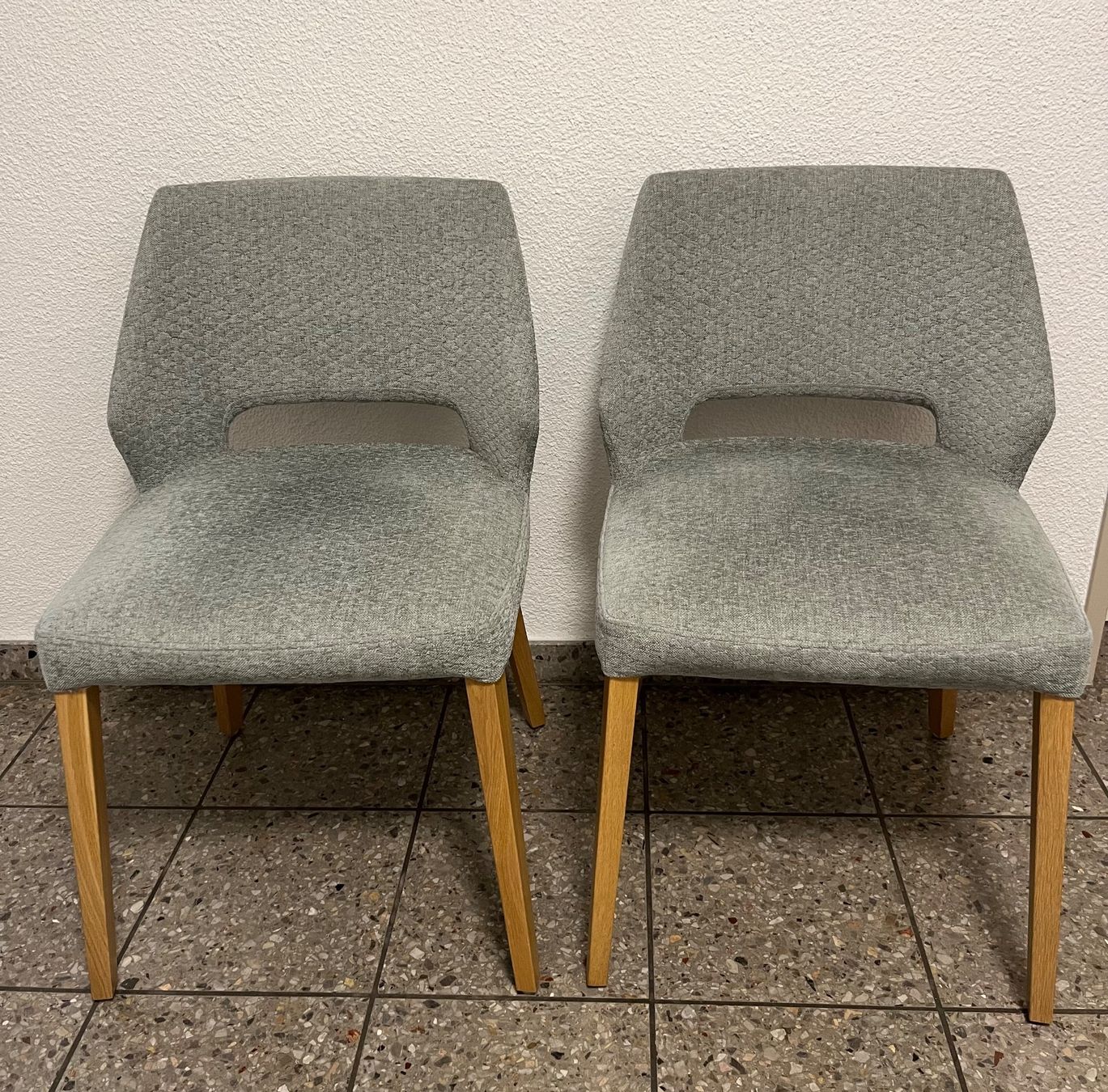 Sedie: Zwei Stühle mit Stoffbezug von mobitec – Usato da Wädenswil venduto da Golo7