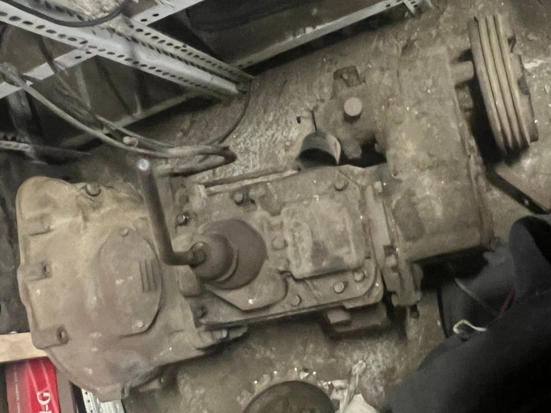 Jeep Tutti pezzi di ricambio auto: Jeep T98 Borg Warner mit Dana Verteilgetriebe – Usato da Zürich venduto da Csjeeper