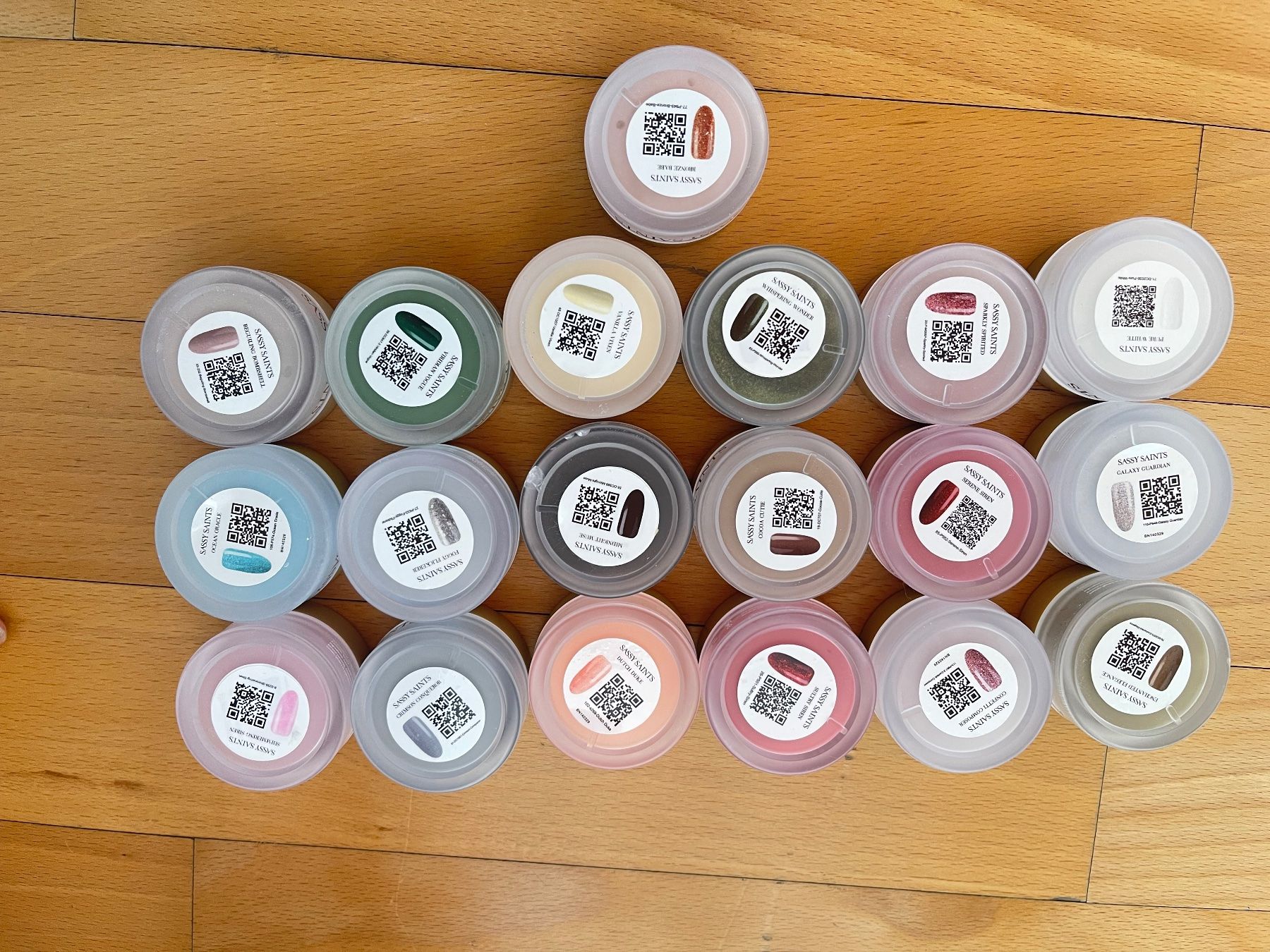 Unghie finte: 19  Dip powder nails colours – Usato da Genthod venduto da cha_8vfp