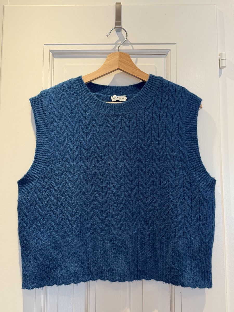 Gilet & Giacche senza maniche: Mode Cache Cache Knitted Vest, Moroccan Blue, Size M – Usato da Genève venduto da jud_xrl8