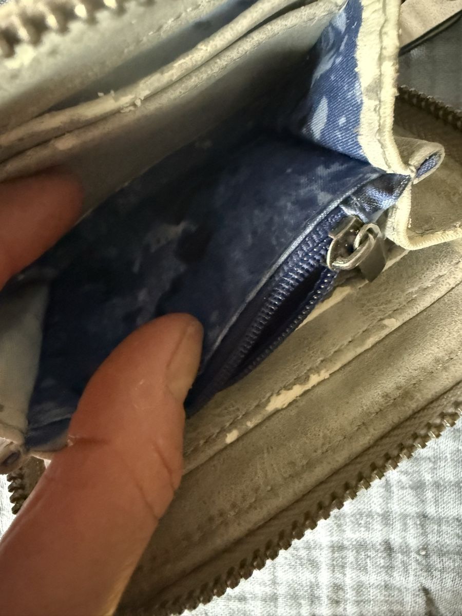 Brieftaschen: Geldbörse perforiert hellbeige gebraucht – Gebraucht aus Perlen von SPICE24 7