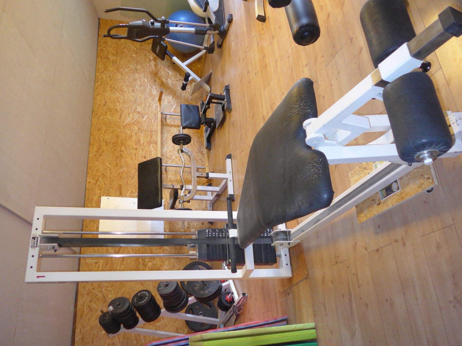 Gym80 Hometrainer: Kraftgerät Beinbieger – Usato da Bözberg venduto da Linuxon