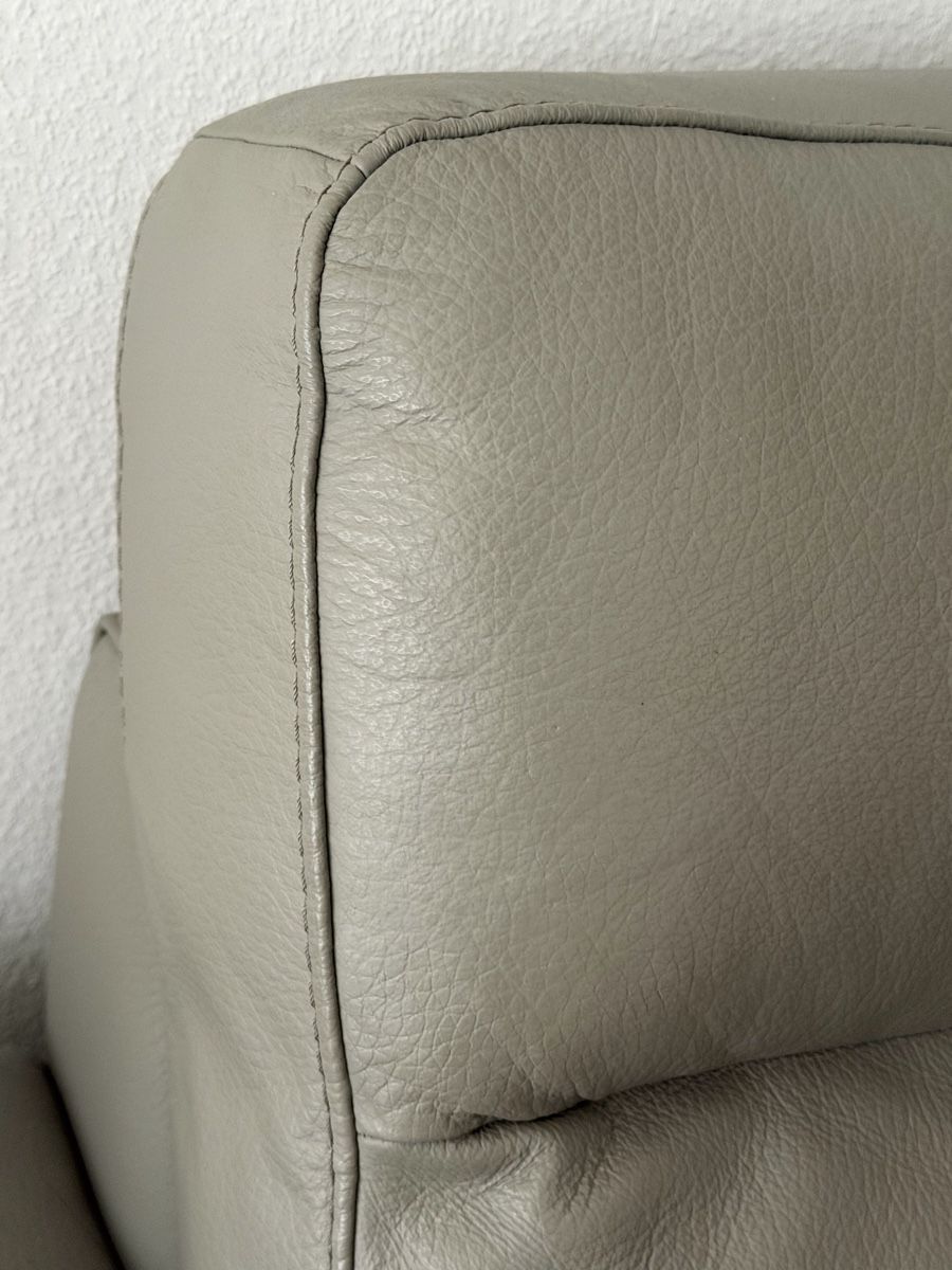 Divani: Poltrona Sofa Grey Leather Couch and chair – Usato da Geneve venduto da allgood2010 3