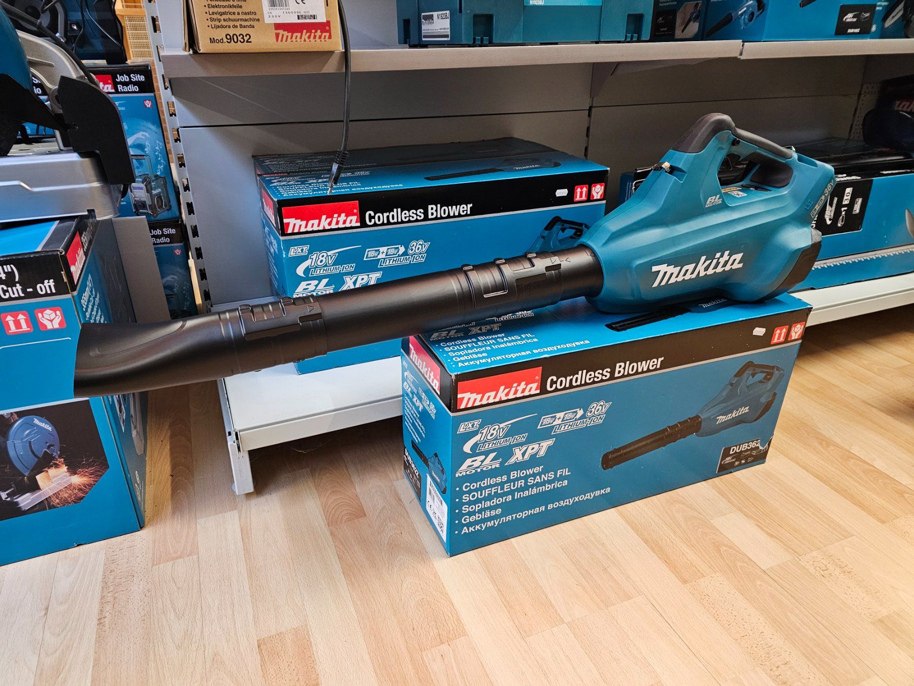 Makita Laubbläser & Laubsauger: Makita Laubbläser DUB362Z – Neu und originalverpackt aus Koppigen von