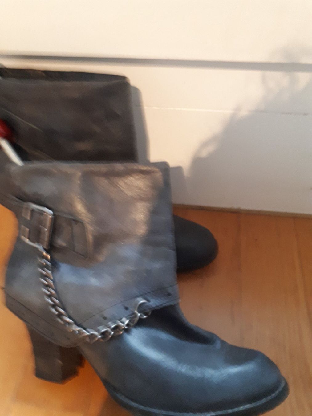Scarpe da donna: Süsse Stiefelchen von Vienty – Usato da Bern venduto da Ludivinevernet