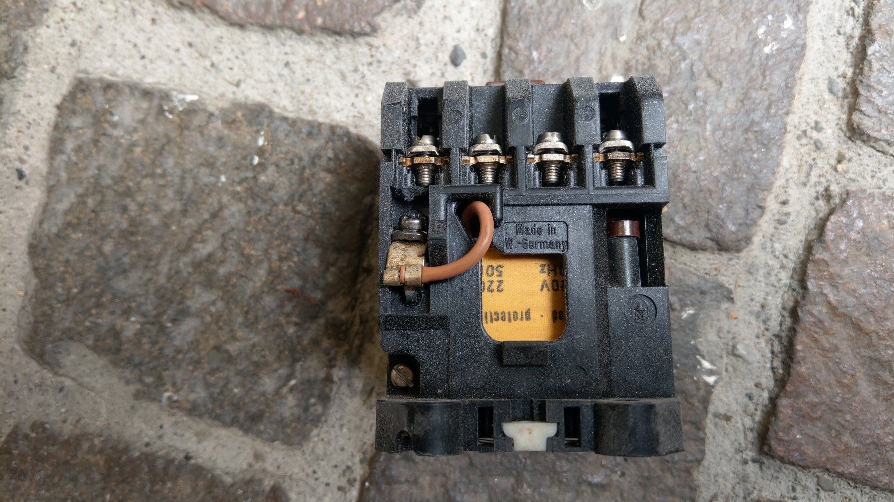 Componenti elettronici: Universal Schütz - Relais – Usato da Bern venduto da ksliqbe 2