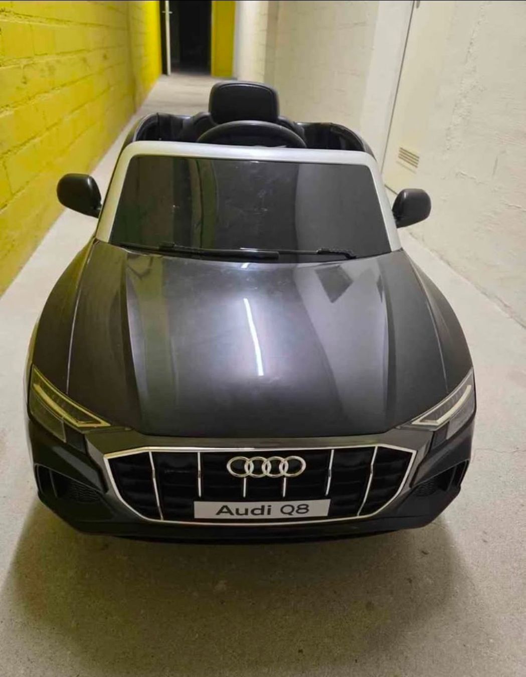 Veicoli per bambini: Audi Q8 électrique – Usato da Biel/Bienne venduto da ang_t57h
