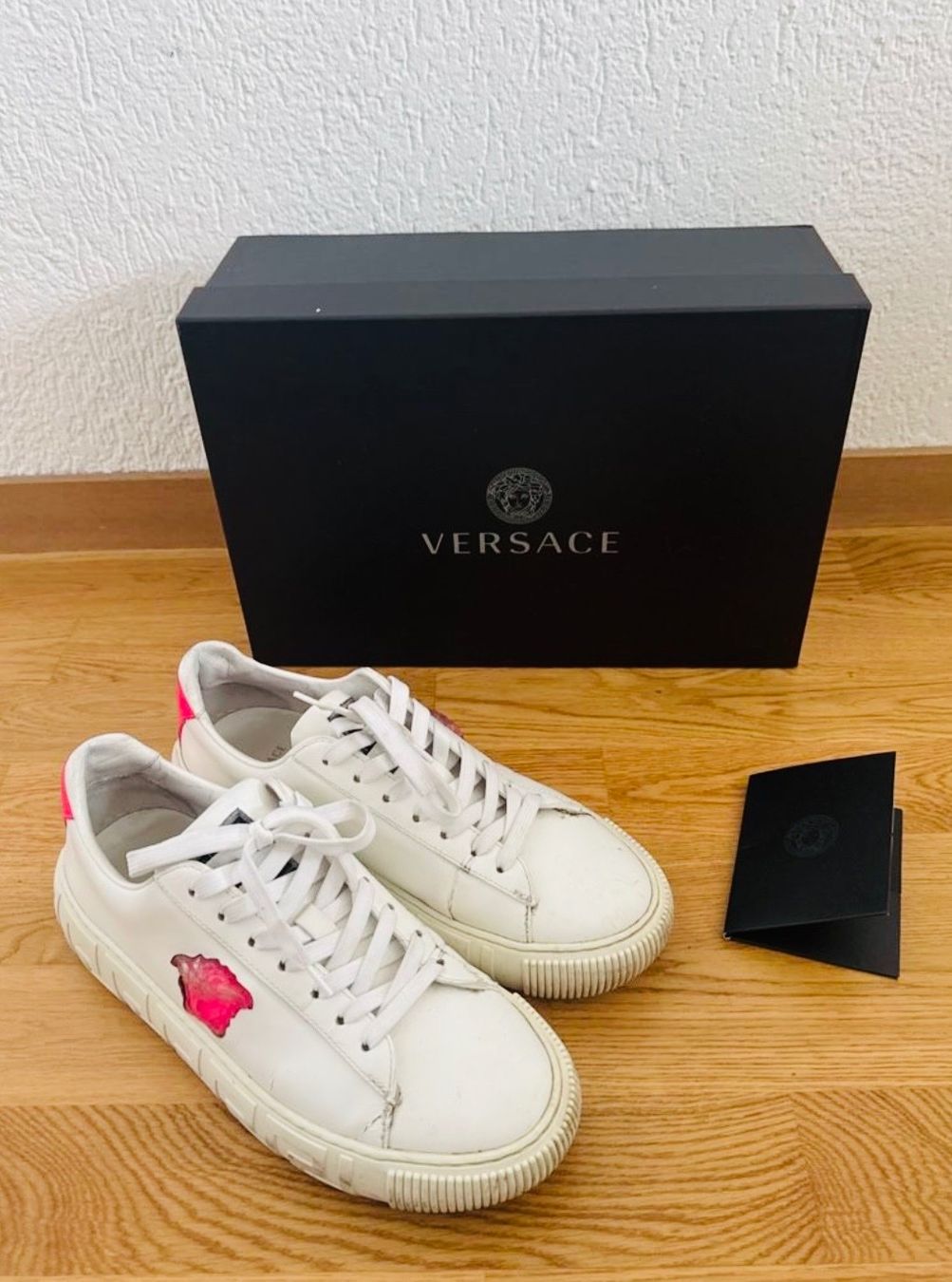 Versace Chaussures femmes: Versace Greca Sneakers – D'occasion à Genève par lac_pf6t