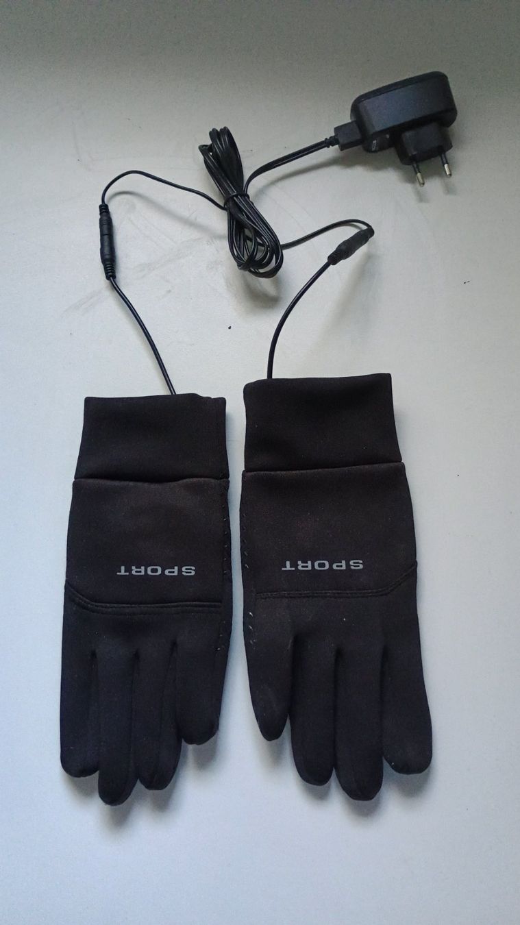 Handschuhe & Handstulpen: Handschuhe beheizbar Gr. M (neu) – Neu (gemäss Beschreibung) aus Rothrist von GIWALD
