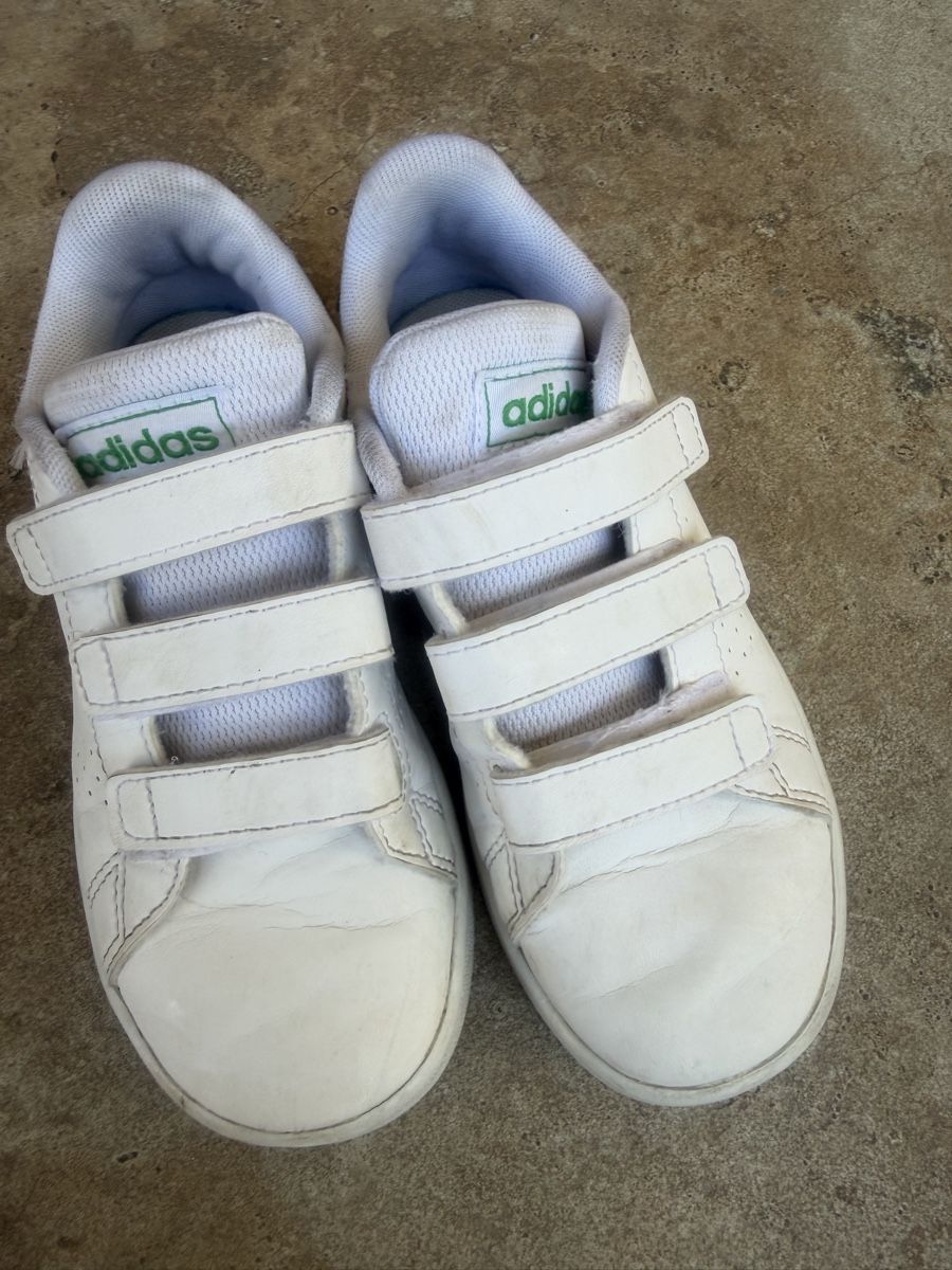 Adidas Schuhe für Jungen: Adidas Gr.30 – Gebraucht aus Schiers von Sam.ahd1 1