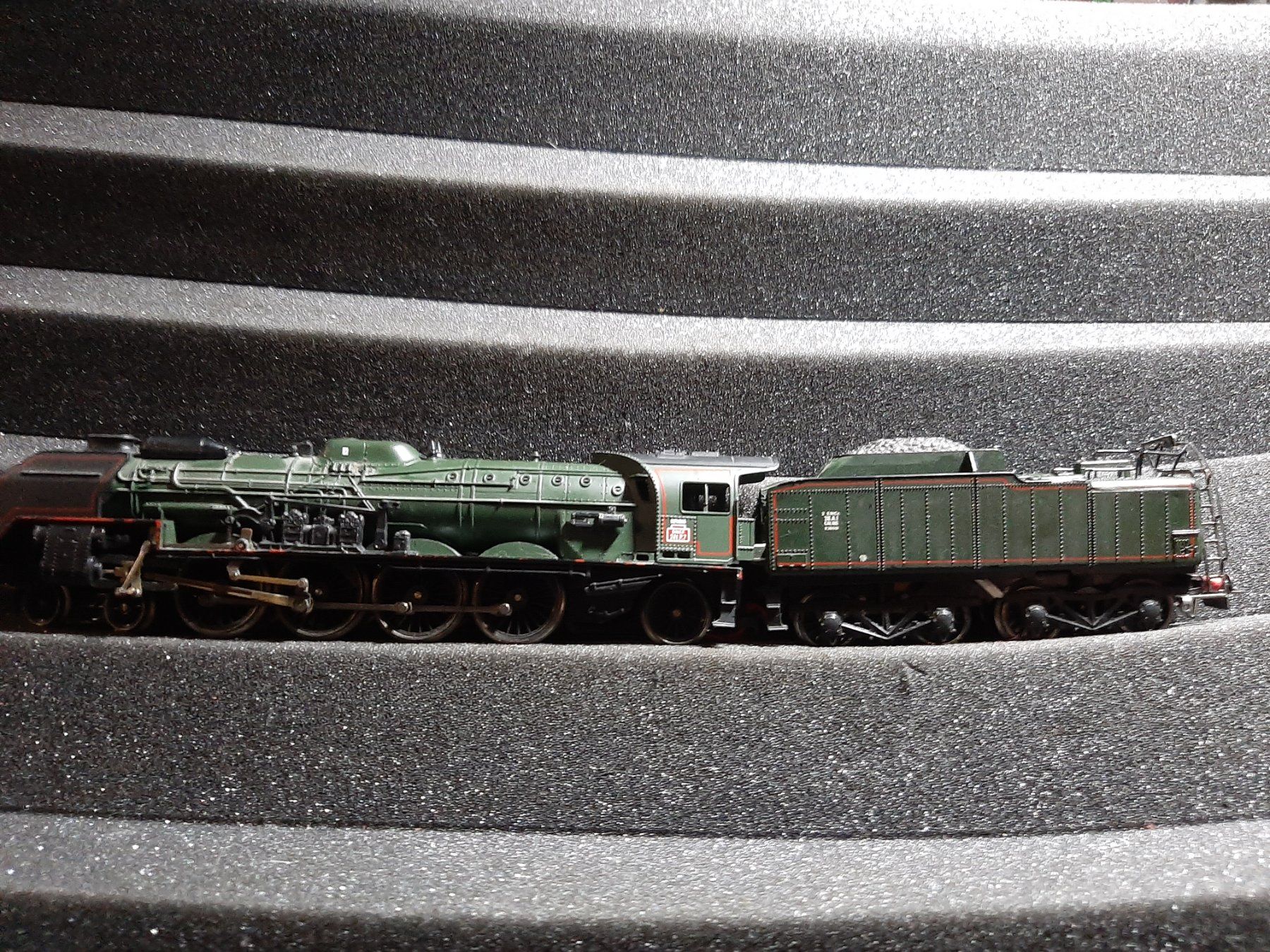 Jouef Modelleisenbahnen: JOUEF NEVERS SNCF 241 P 7 REF.29 – Defekt aus Avully von RIVALIS 2