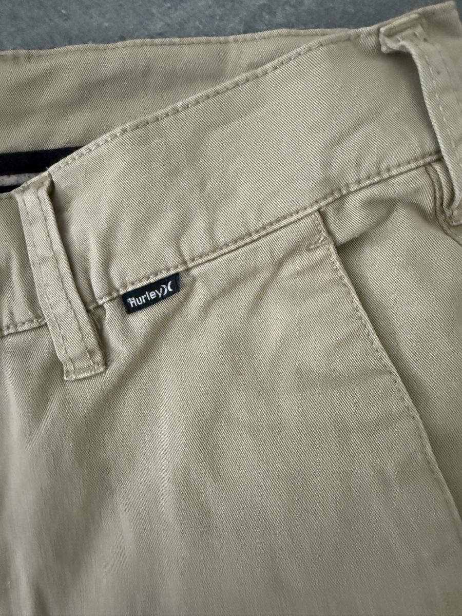 Pantaloni: Hurley Chino Hose/ Sommerhose – Usato da Davos Platz venduto da mon_v2vm 1