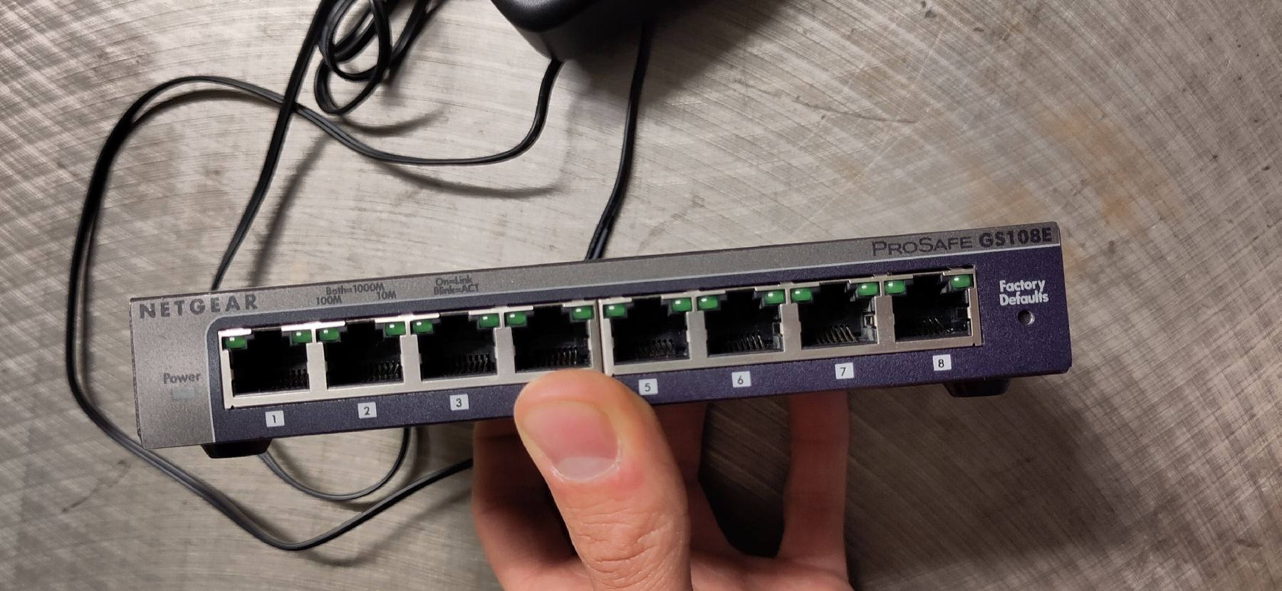 Netgear Hub & Switch: Netgear ProSafe Switch GS108 – Usato da Liebefeld venduto da robi15blue 3