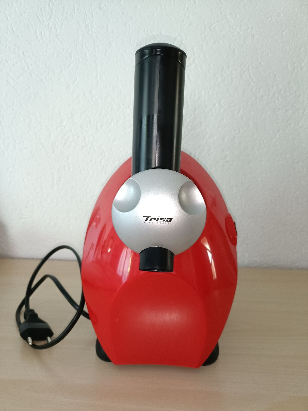 Trisa Elettrodomestici da cucina: TRISA SORBET MASCHINE TOP – Usato da Sargans venduto da Polifemo58