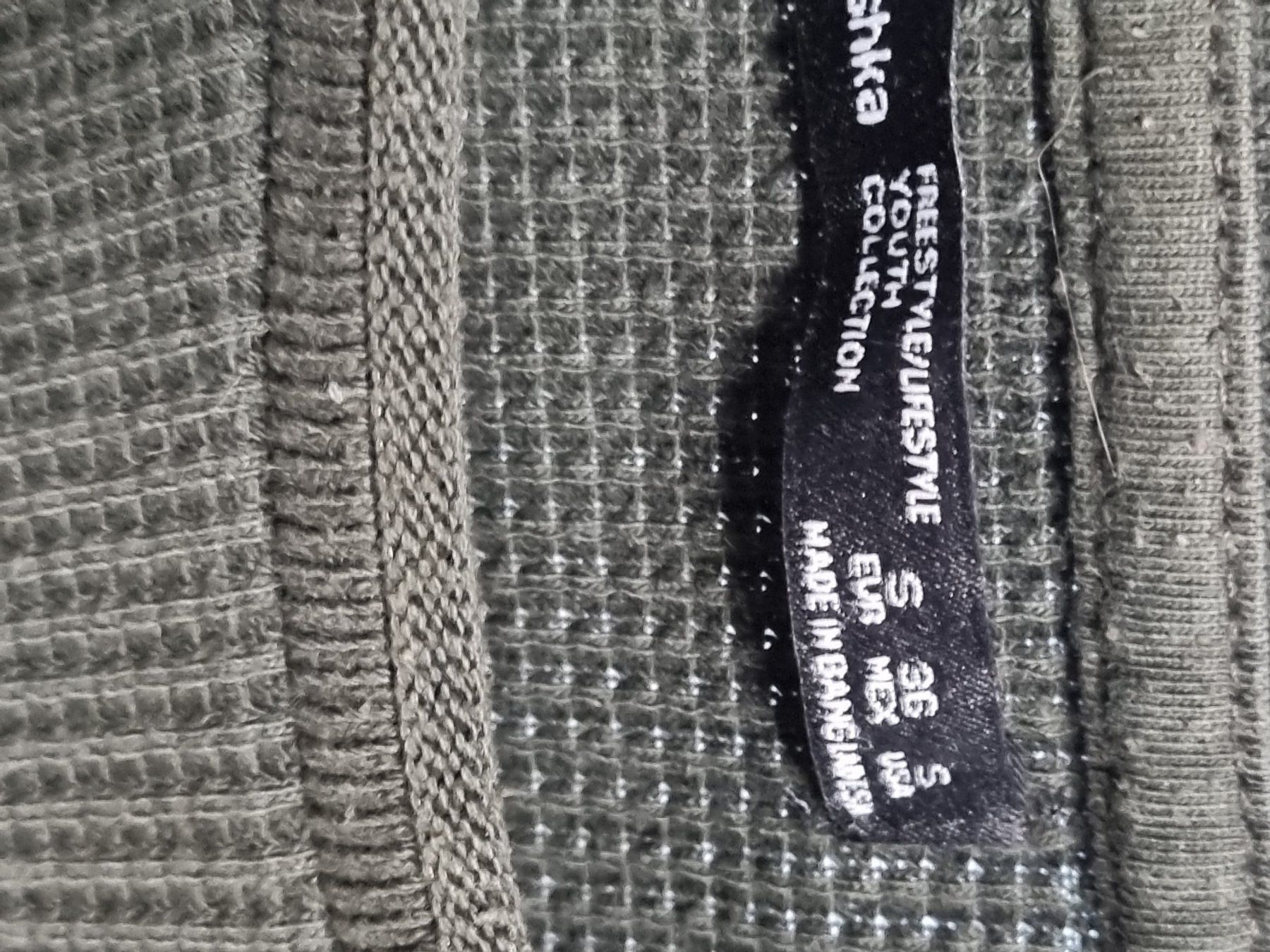 Bershka Pullover & Sweatshirts: Dunkel Grüner Pullover Bershka Gr S Herren – Gebraucht aus Bassersdorf von Sandy456 5