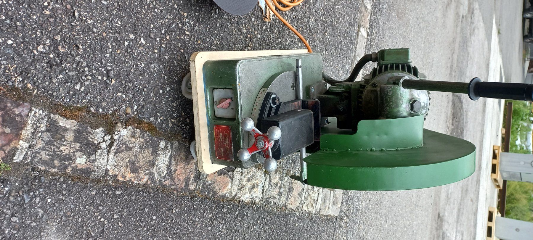 Seghe: Taglierina circolare per ferro – Usato da Biasca venduto da LorisF. 1