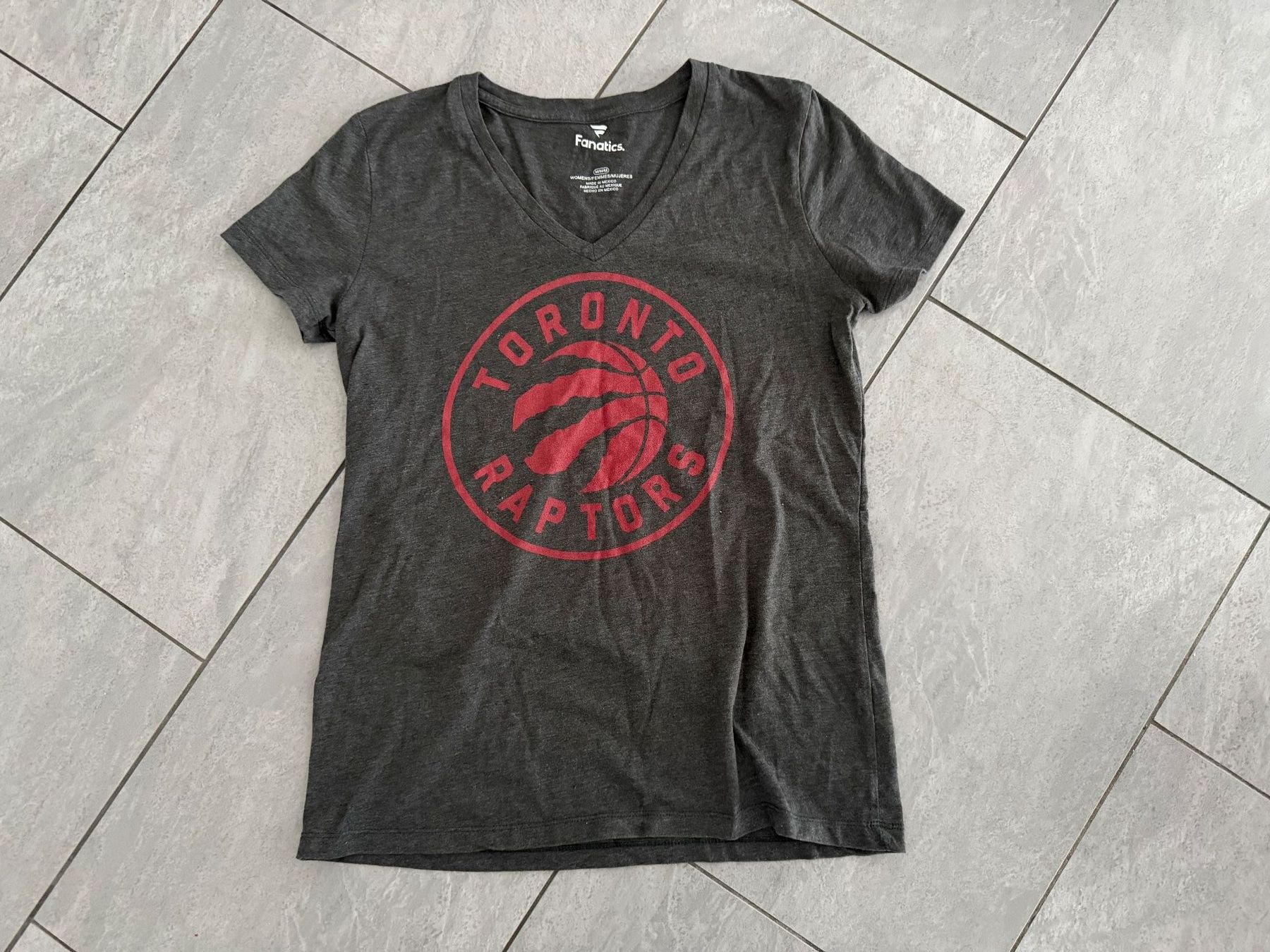 T-Shirts: T-Shirt - Grösse M - Fanatics – Gebraucht aus Bülach von Loredana13