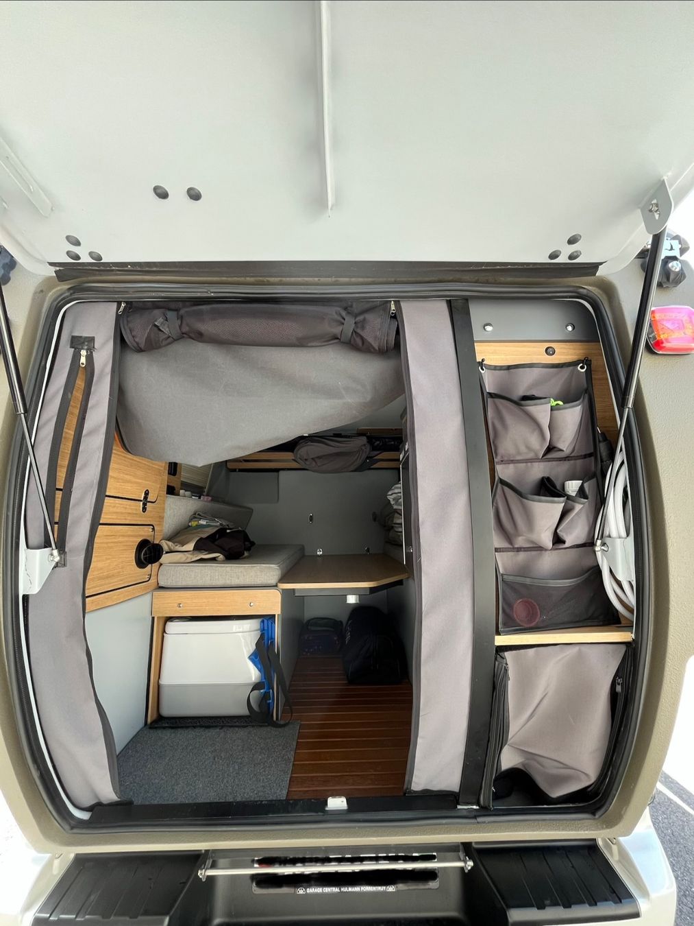 Isuzu Veicoli da campeggio: Isuzu Dmax N60ff avec cellule Stork camper – Usato da Yverdon-les-Bains venduto da Fdurussel 3