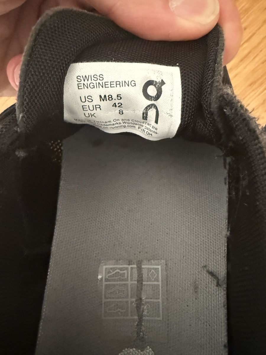 On Scarpe da uomo: On Running Cloud 5 Black EUR 42 used condition – Usato da Zürich venduto da kuengka 6