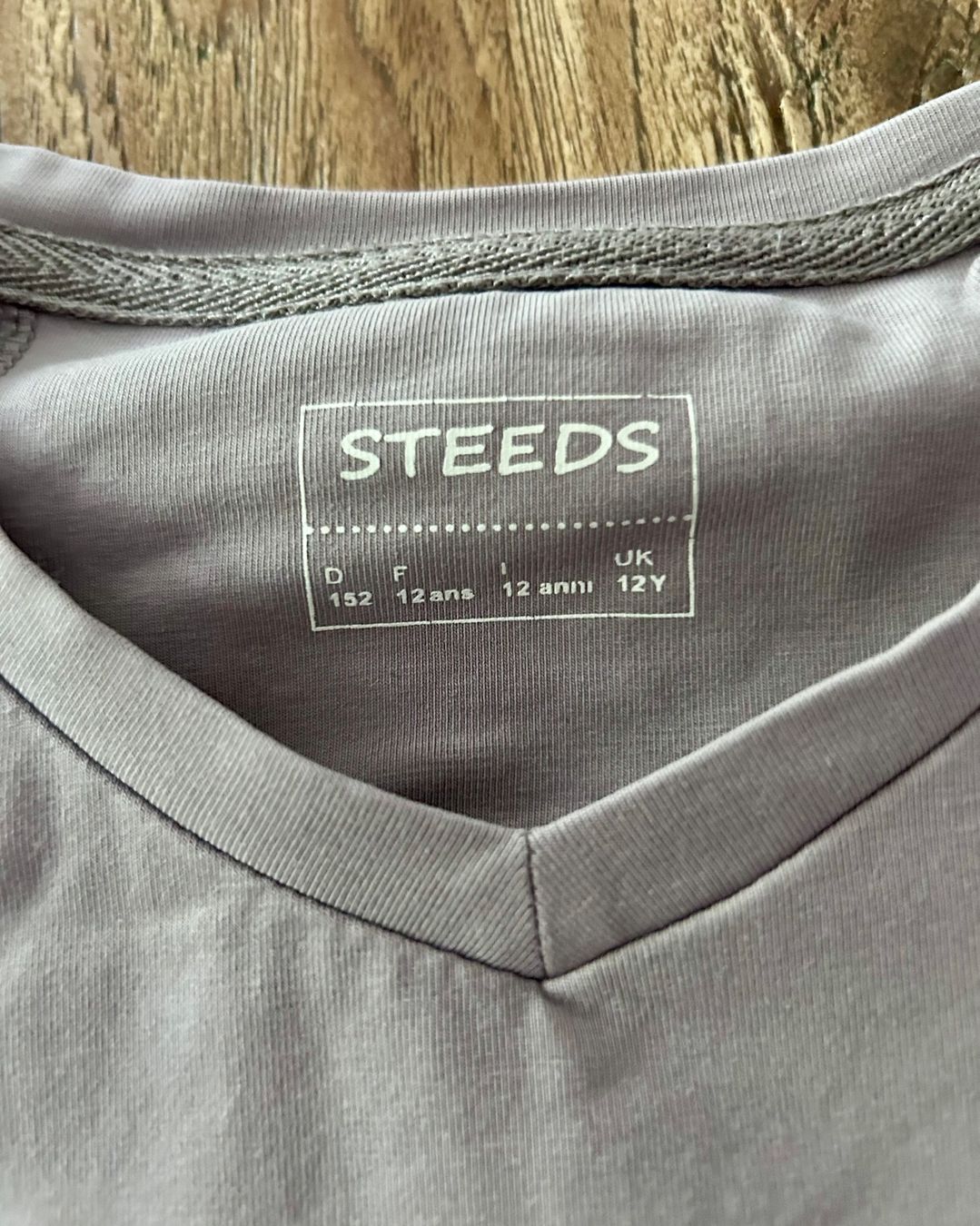Felix Bühler Blusen, T-Shirts & Tops: Reit-T-Shirts – Gebraucht aus Weggis von Duma2 1