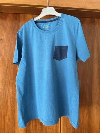 T-Shirt mit Brusttasche, hellblau, Grösse 158/164
