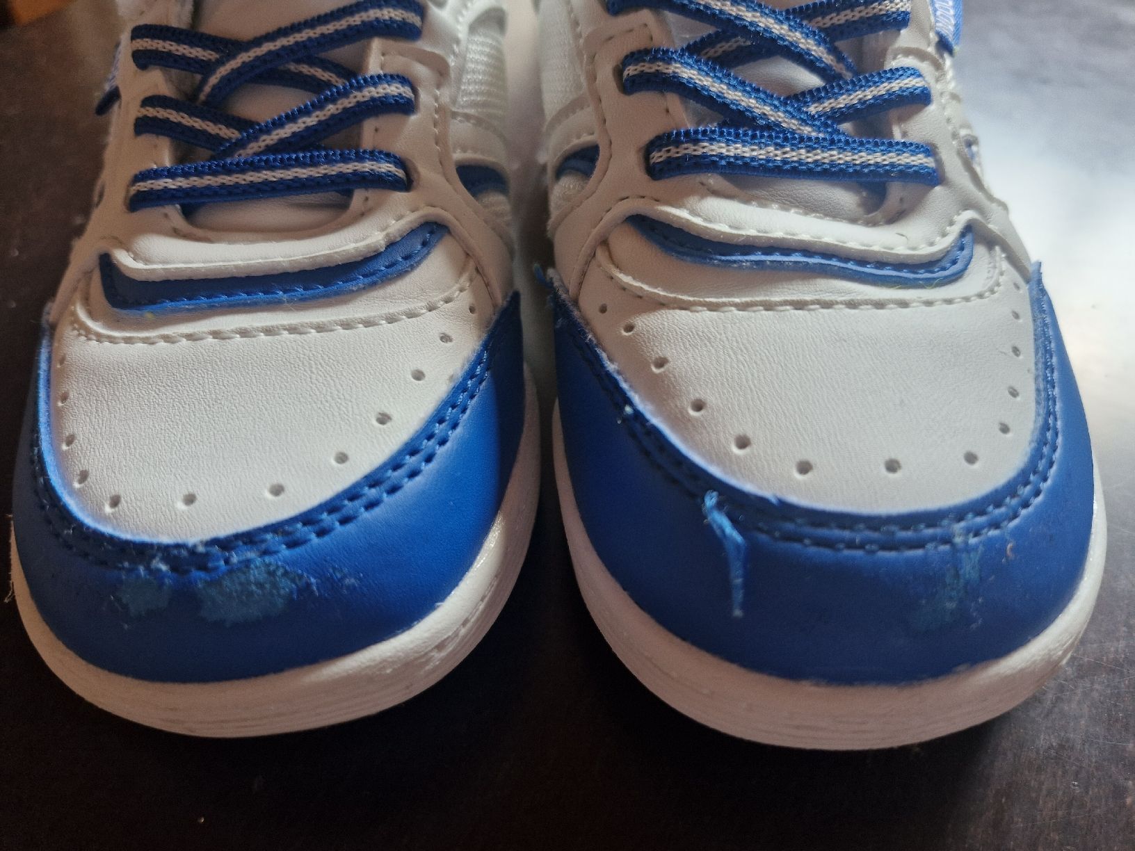 Scarpe per ragazzi: Turnschuhe Gr.28 – Usato da Disentis/Mustér venduto da epa_862v 4