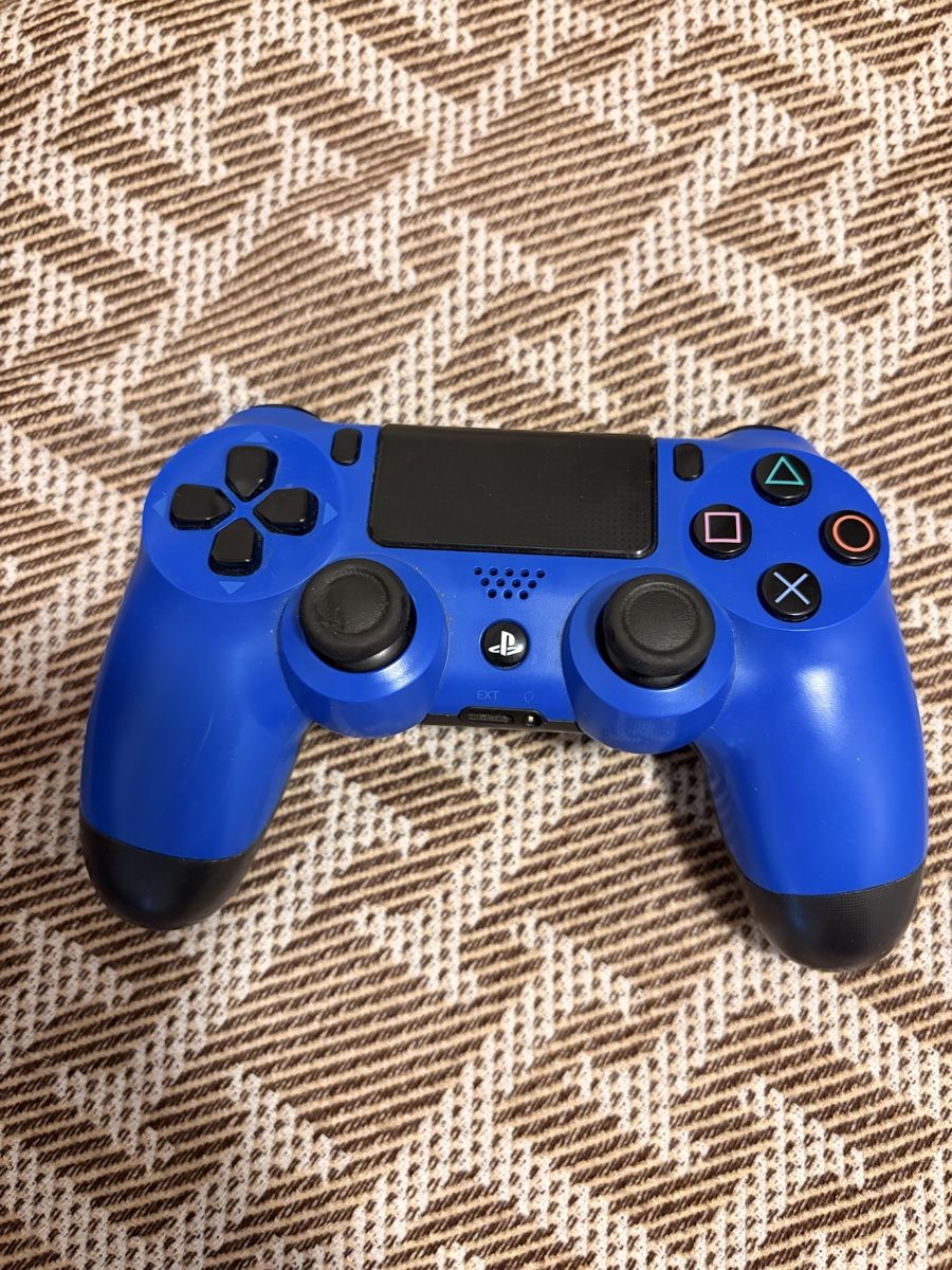Controller: Dualshock 4 Controller Blau gebraucht – Gebraucht aus St.Gallen von rslalfs