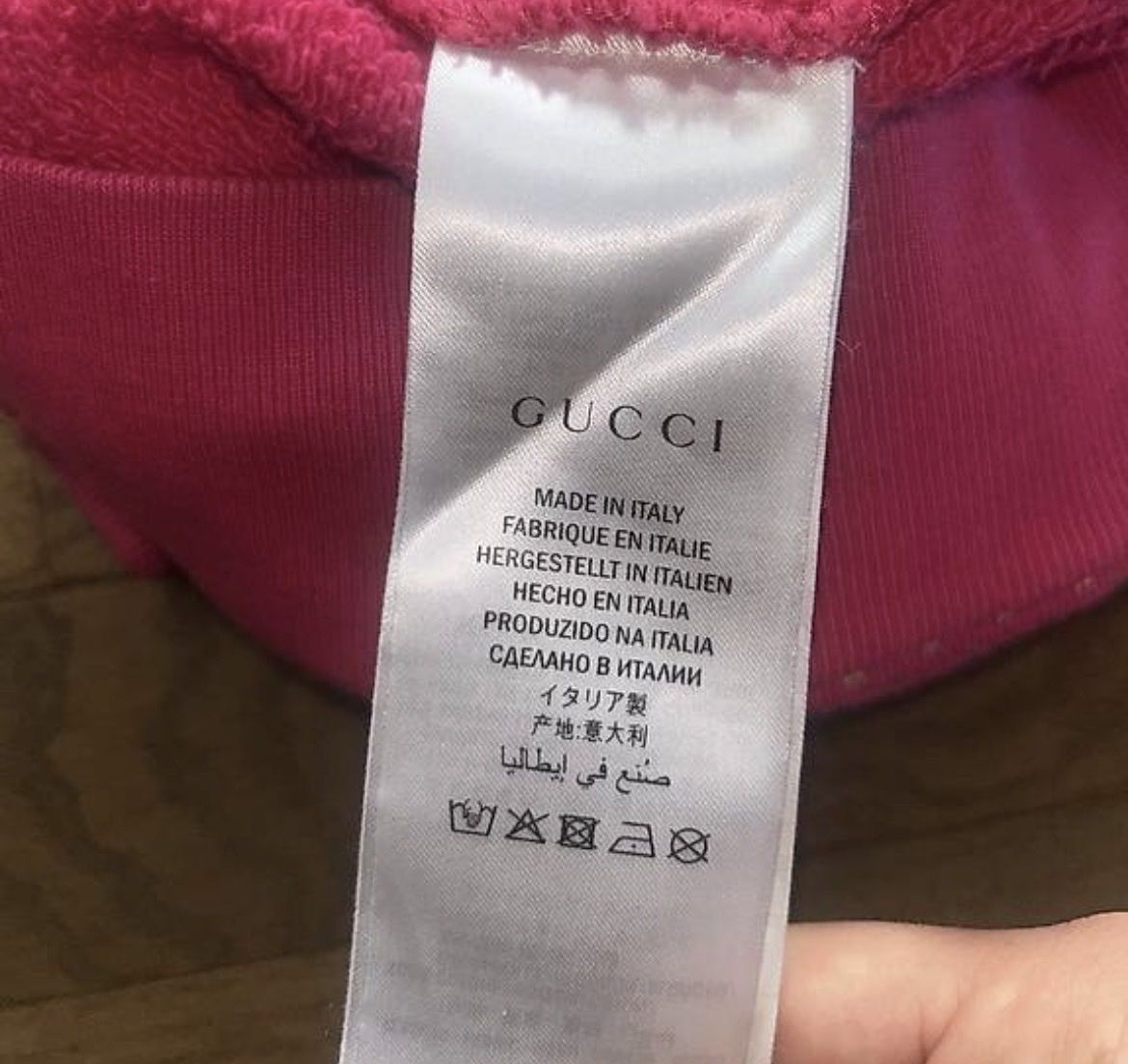 Gucci Maglioni & Felpe: Gucci Pullover, Pink mit Sternen, Grösse M, Top Zustand – Nuovo (secondo la descrizione) da Steffisburg venduto da viv_5tqt 2