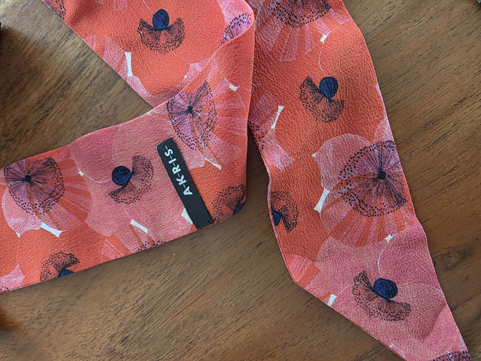 Akris Foulard & Sciarpe: Der multifunktionale Twilly Akris – Nuovo e nell'imballaggio originale da Ibach venduto da ole_6whn 3