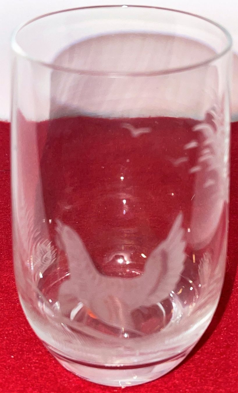 Bicchieri: Wasserglas mit Auerhahn aus Kristallglas – Nuovo (secondo la descrizione) da Lutzenberg venduto da Truhe