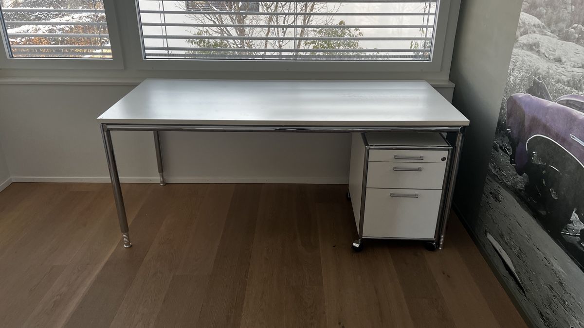 Scrivanie: Schreibtisch Bosse Modul Space mit Korpus – Usato da St. Gallen venduto da iroulin