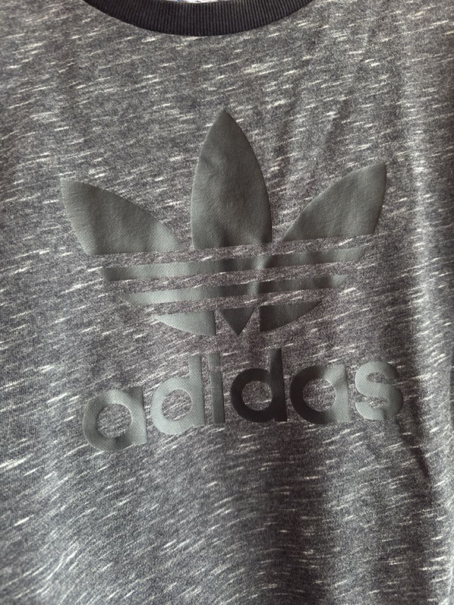 Adidas Maglioni & Felpe: Grauer Adidas Pulli mit Logo, Grösse S – Usato da St Gallen venduto da Berta343 2