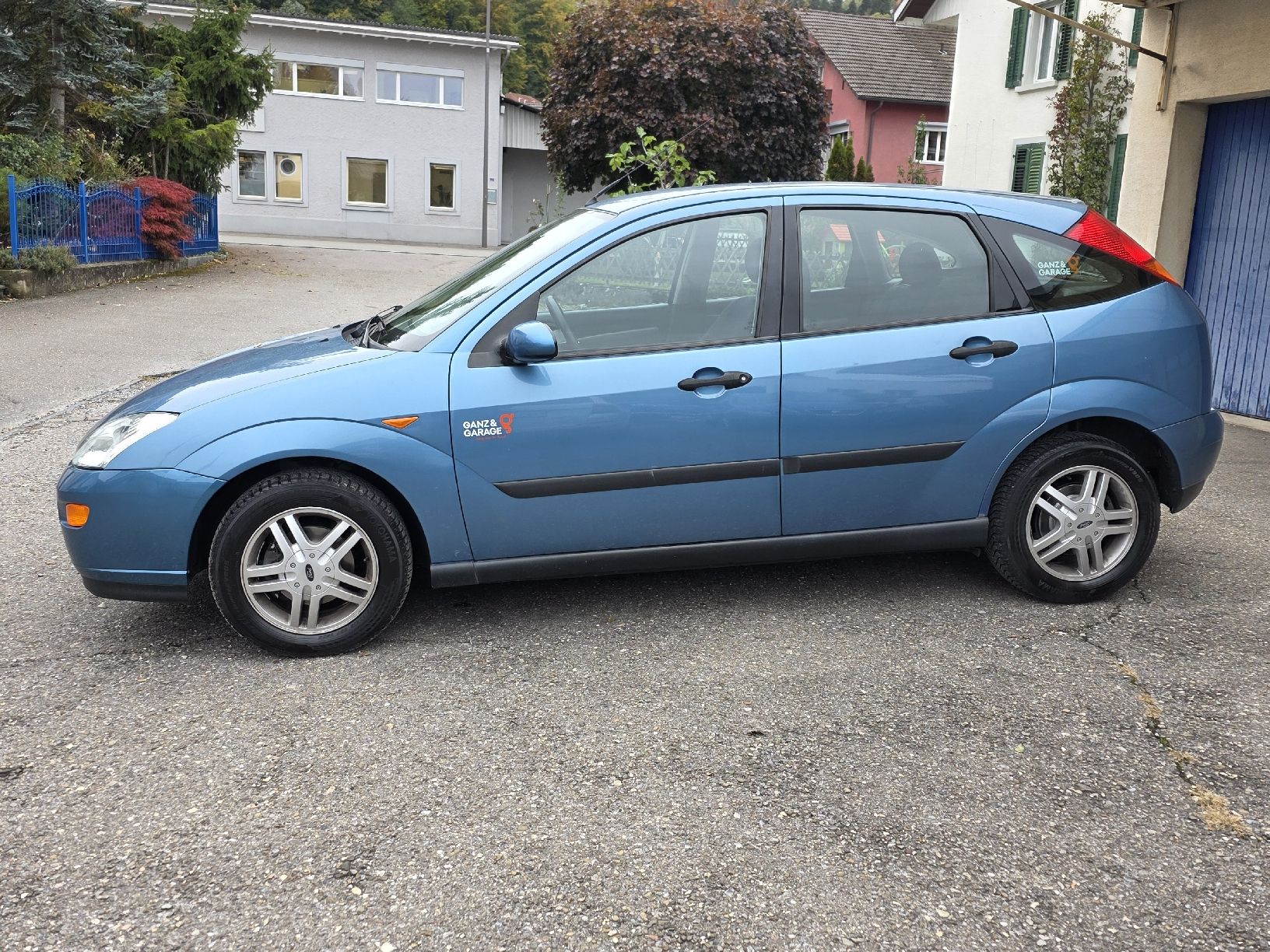 Ford Focus 1.6 Zetec blau Gebrauchtwagen in gutem Zustand (Gebraucht ...