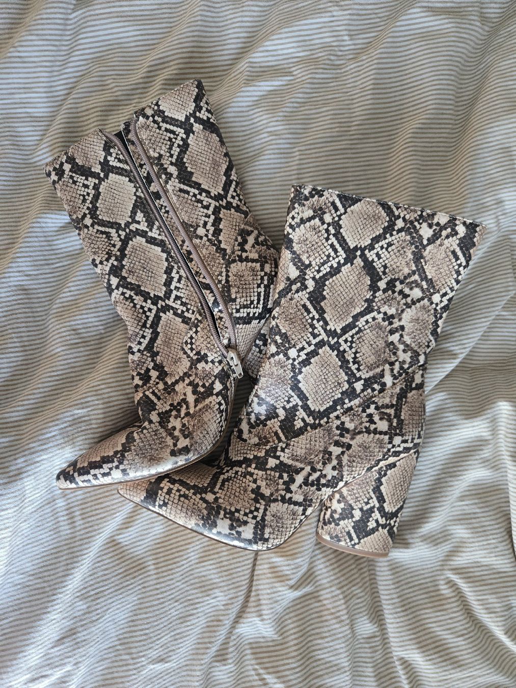Scarpe da donna: Bottes motif serpent pointure 39 occasion – Nuovo (secondo la descrizione) da Worben venduto da ena_gmz9 1