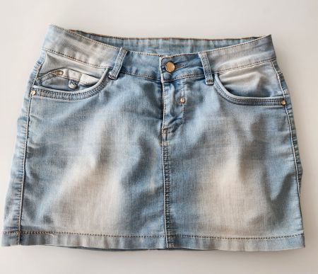Jupe en jean légère taille 38, parfaite pour l'été! ☀️