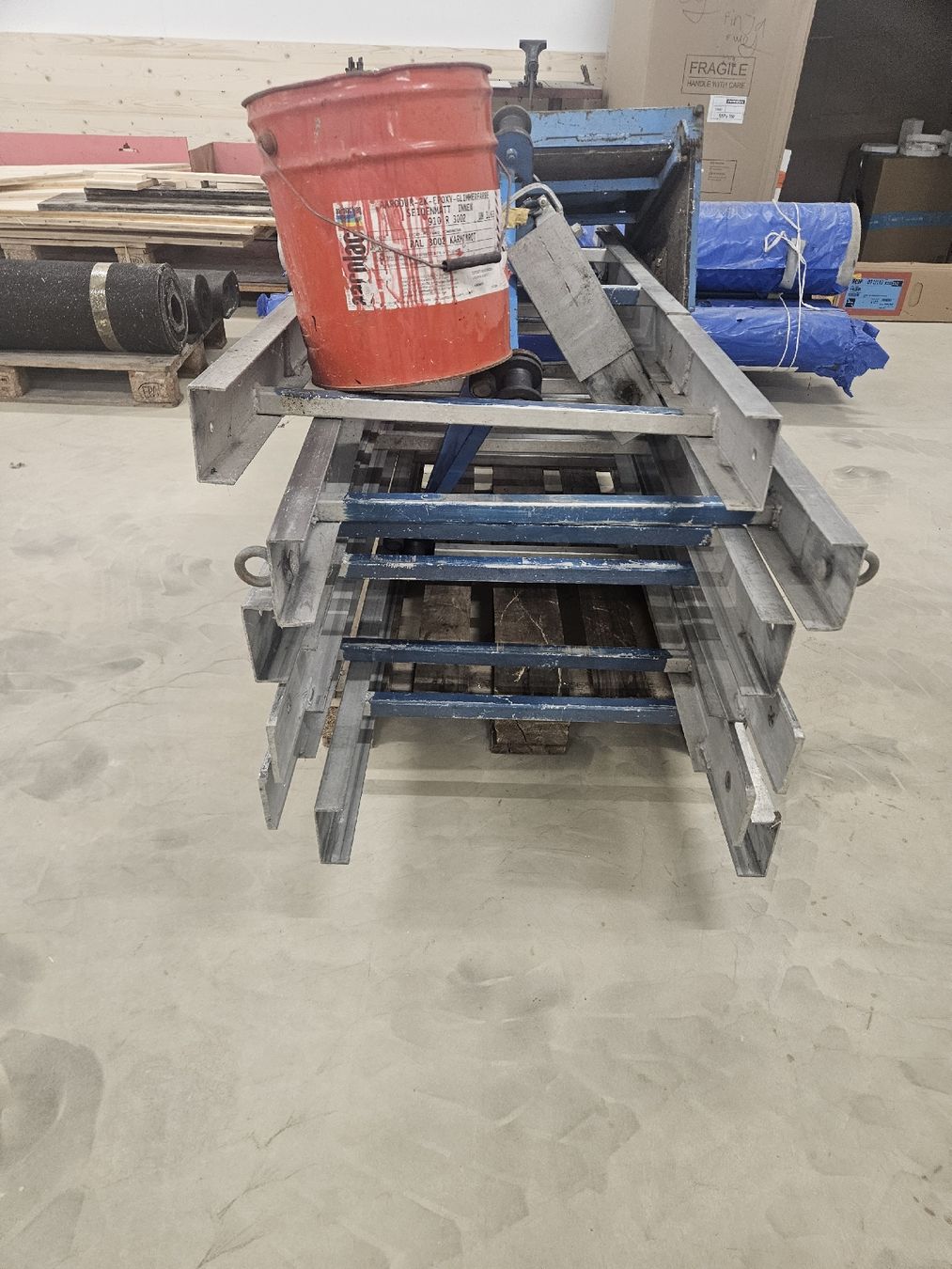 Tutte le macchine: Warenaufzug  Dachdeckerlift – Usato da Buchs LU venduto da wey123 1