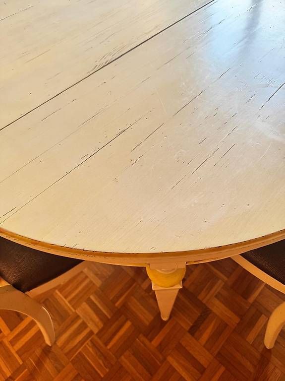 Set di tavolo e panche: Table Roche Bobois clair avec 4 chaises refaites + rallonge – Usato da Morgins venduto da bra_5qqy 4