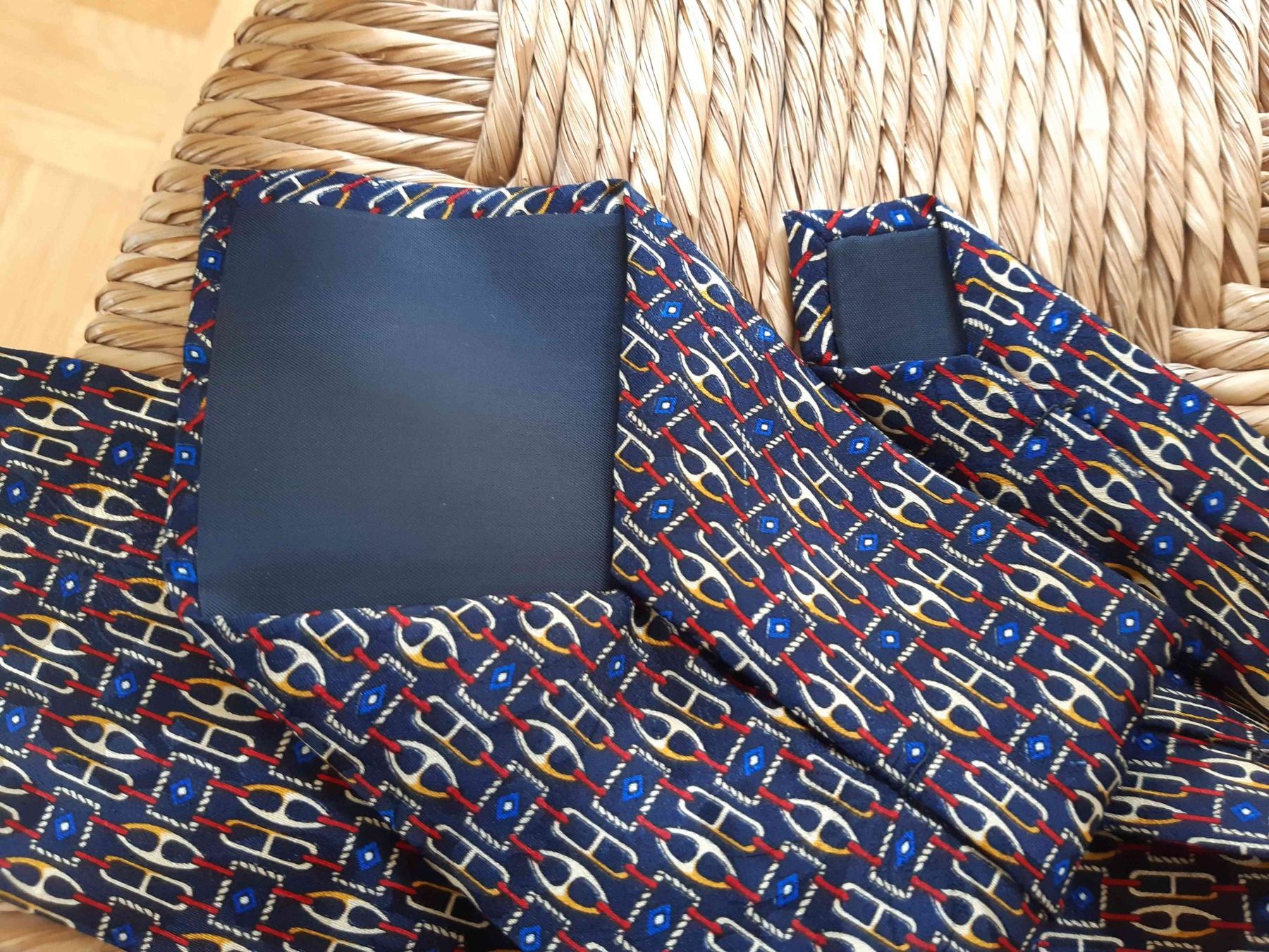 Cravatte: Vintage Krawatte, Navy mit Muster – Usato da Windisch venduto da Re_ 1