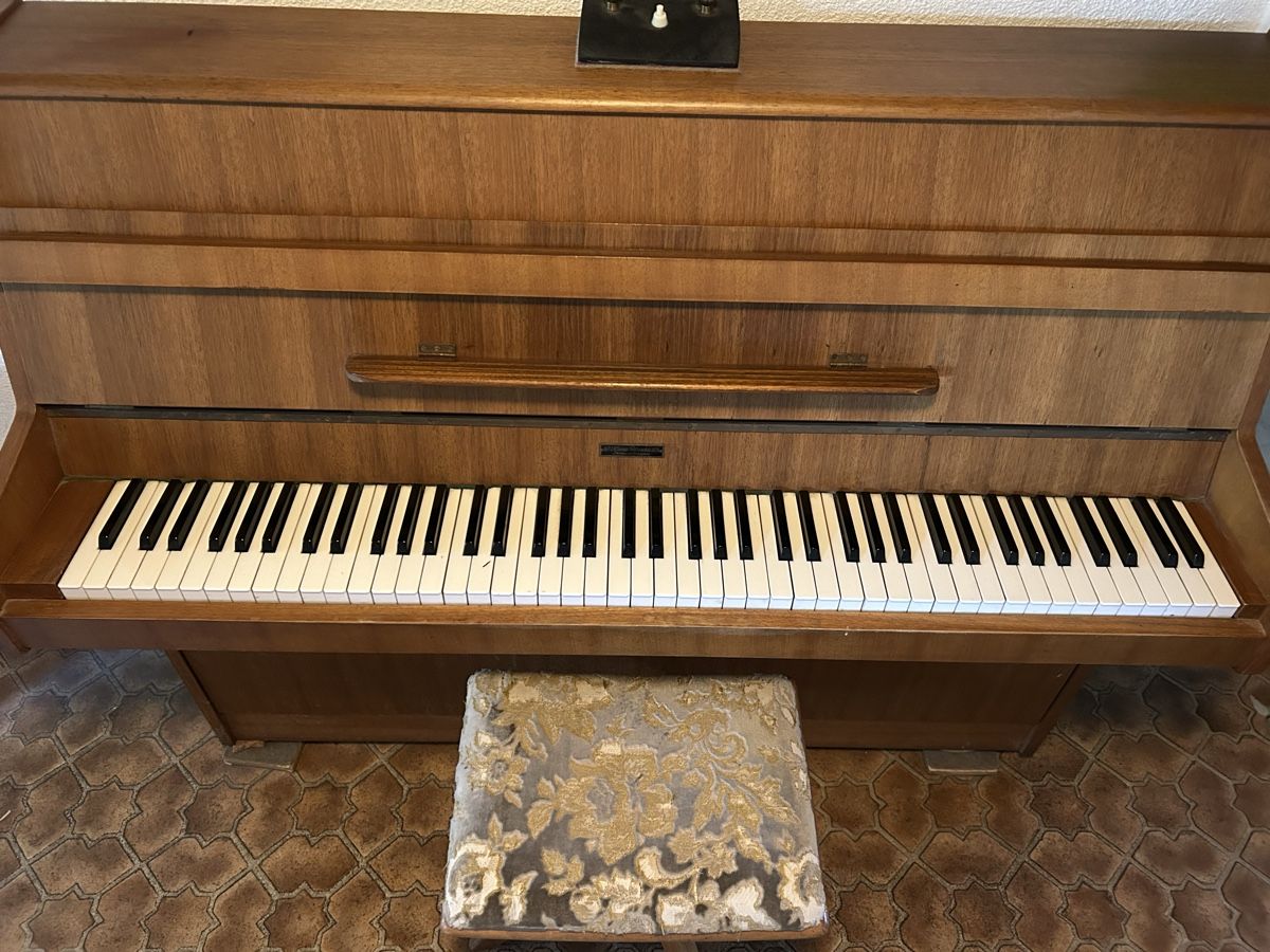 Musikinstrumente: Kemble Klavier – Gebraucht aus Wängi von kmschaepper 1