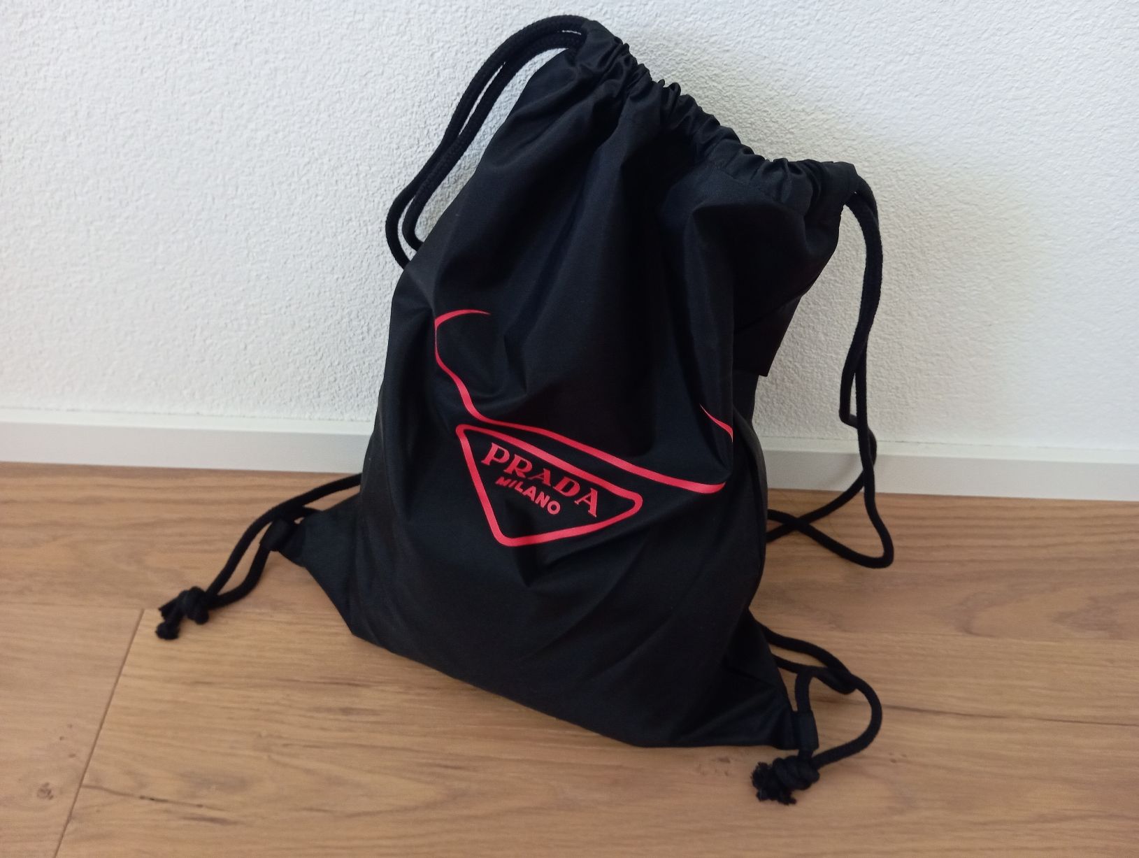 Prada Zaini: Prada Turnbeutel / Sportbeutel, neu – Nuovo (secondo la descrizione) da Romanshorn venduto da mololo 1