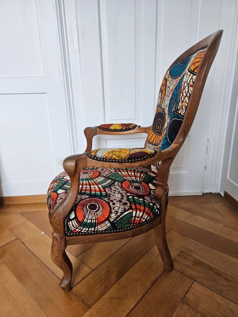 Poltrone: Vintage-Polstersessel mit einzigartigem Stoffbezug – Usato da Zürich venduto da ThomiRicardo 2