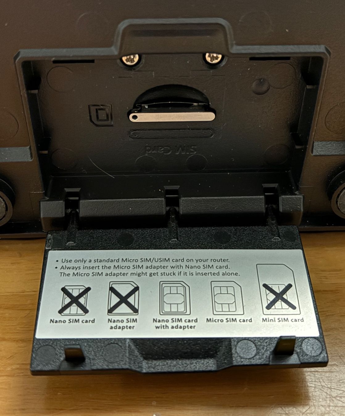 Asus Modems & Routeurs: ASUS 4G -AC68U Modem Router Wireless-AC1900 – D'occasion à Schinznach Dorf par  4
