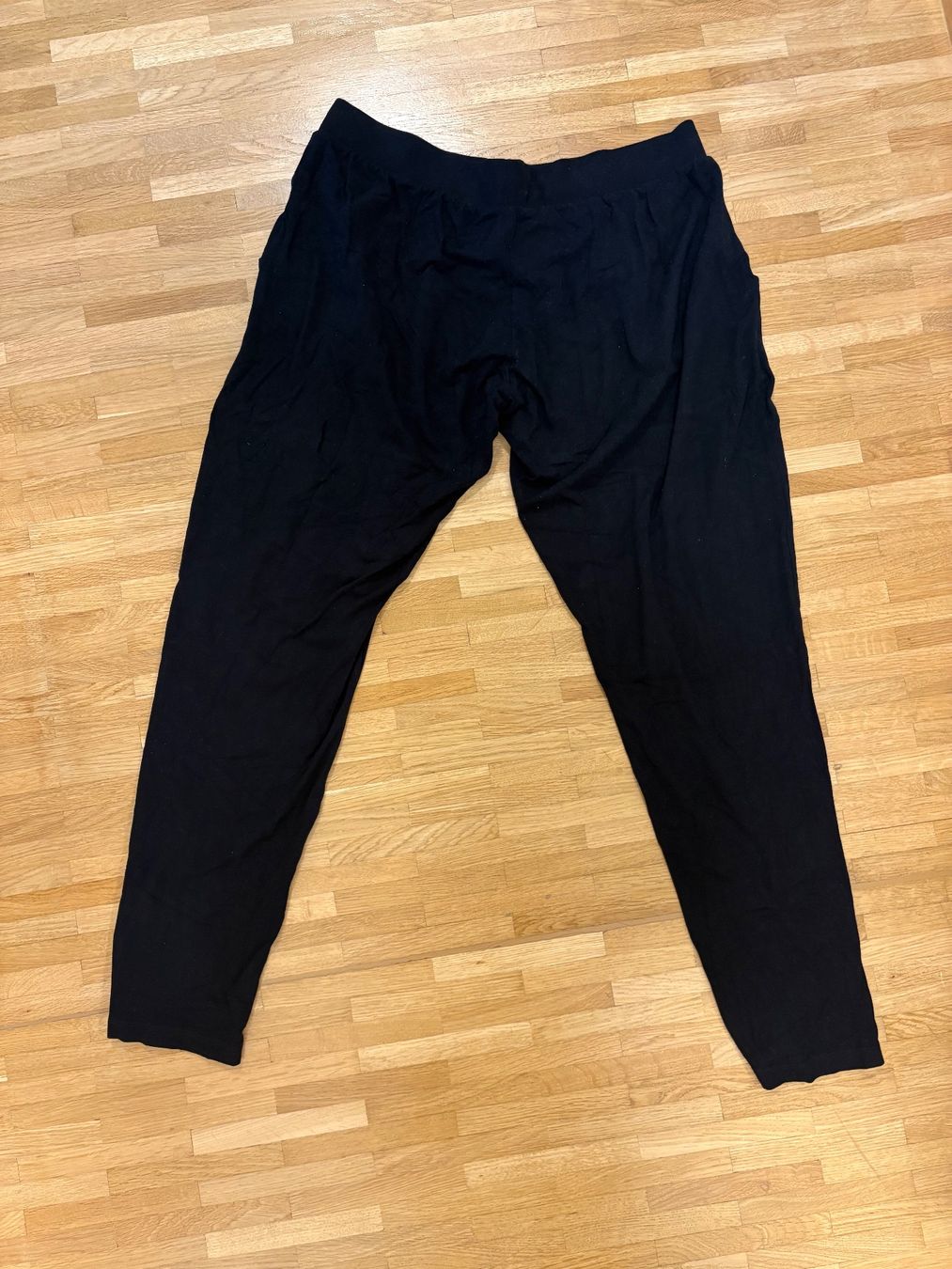 Pantaloni: The Mama Set - Relaxed Pant - Black – Usato da Sissach venduto da JoolkeBa 2