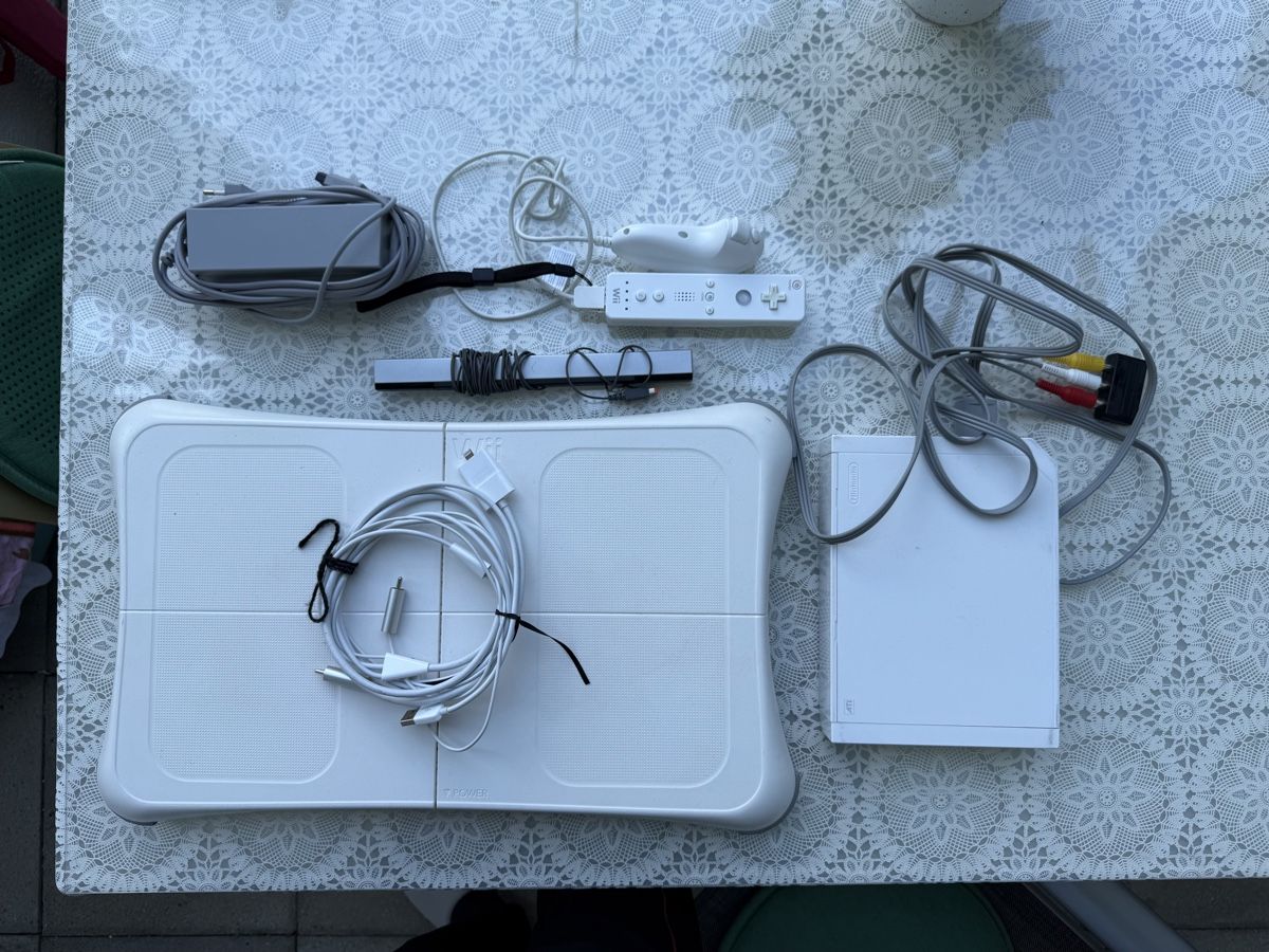 Nintendo Console: Nintendo Wii Console Bundle with Balance Board & Games – Usato da Buchs SG venduto da ayt_87vv