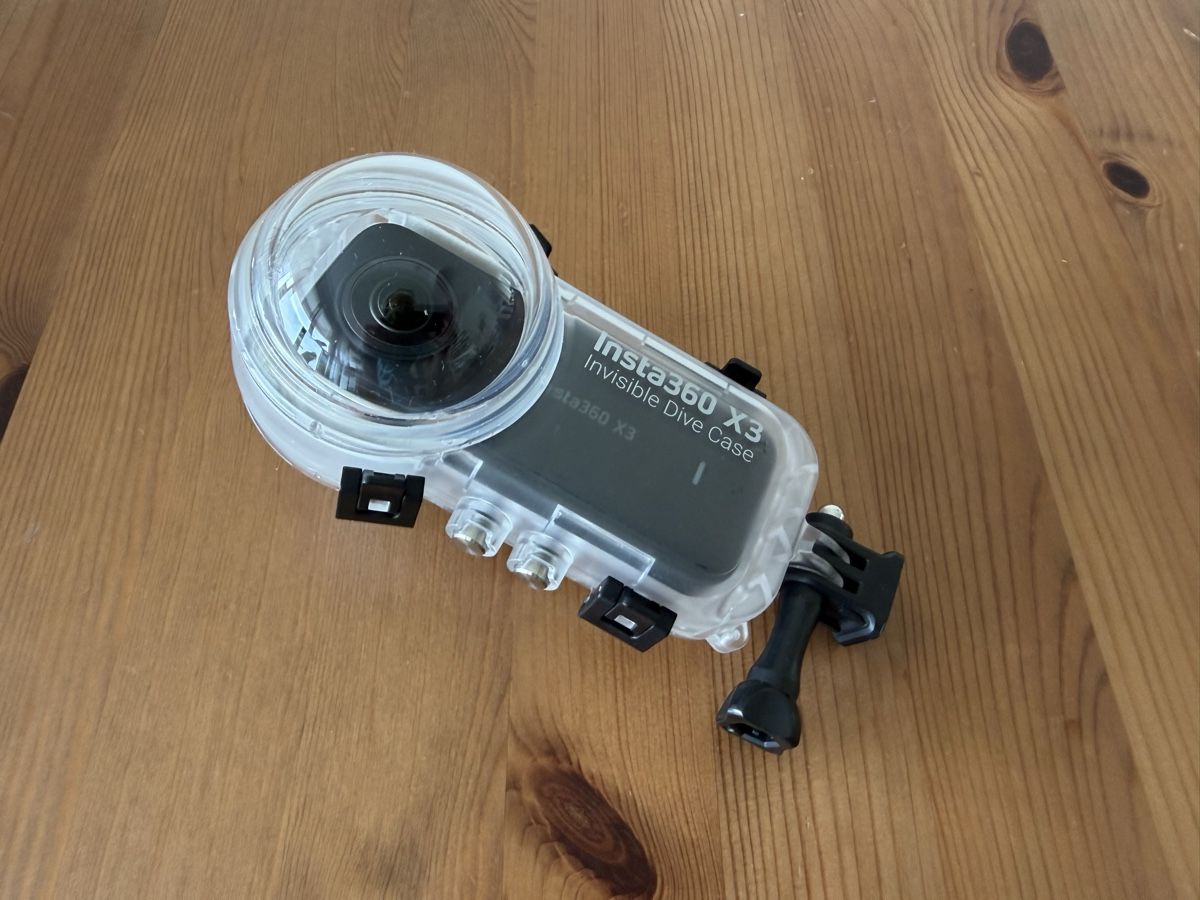 Insta360 Action Cam: Insta360 X3 Invisible Dive Bundle - gebraucht – Usato da St. Gallen venduto da yan_yg5n 5