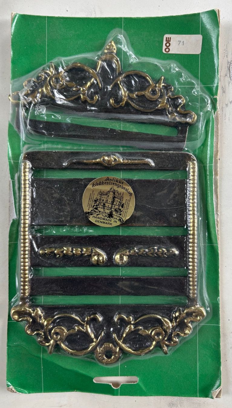 Ferramenta: ANTIKER MESSING BESCHLAG NEU & ORIGINALVERPACKT – Nuovo e nell'imballaggio originale da Ostermundigen venduto da wini63