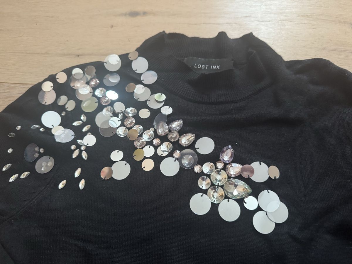 Pullover & Sweatshirts: Funkelnder Lost Ink Pullover, Schwarz, Grösse M – Gebraucht aus Winkel von Schorley 1