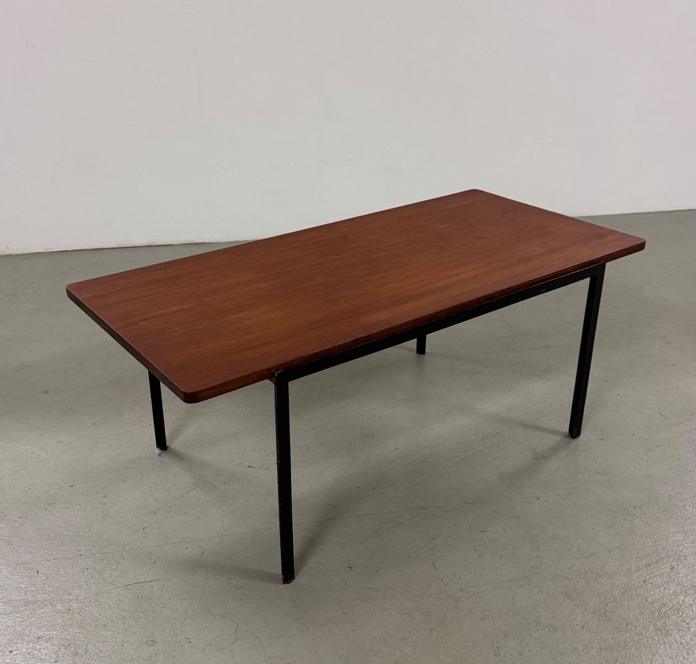 Knoll Tavoli: Teak Sofatisch Florence Knoll 50er – Usato da Basel venduto da MidMod20C 7