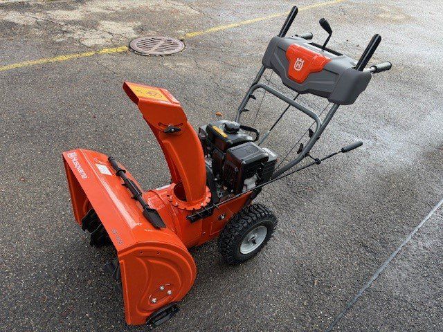 Alle Maschinen: Schneefräse Husqvarna ST 124, 61cm – Neu (gemäss Beschreibung) aus Guntershausen von Kukuk3